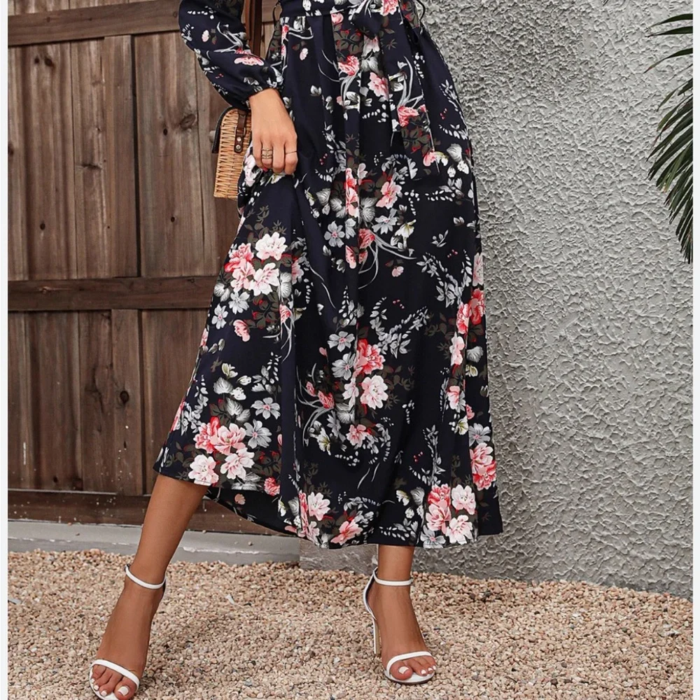 Cupshe NWT Women's floral long sleeve wrap midi dress size M - Picture 2 of 6